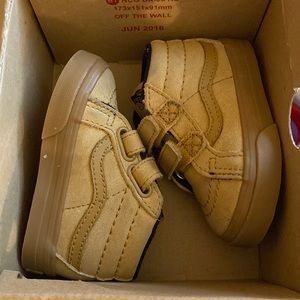 Tan baby vans